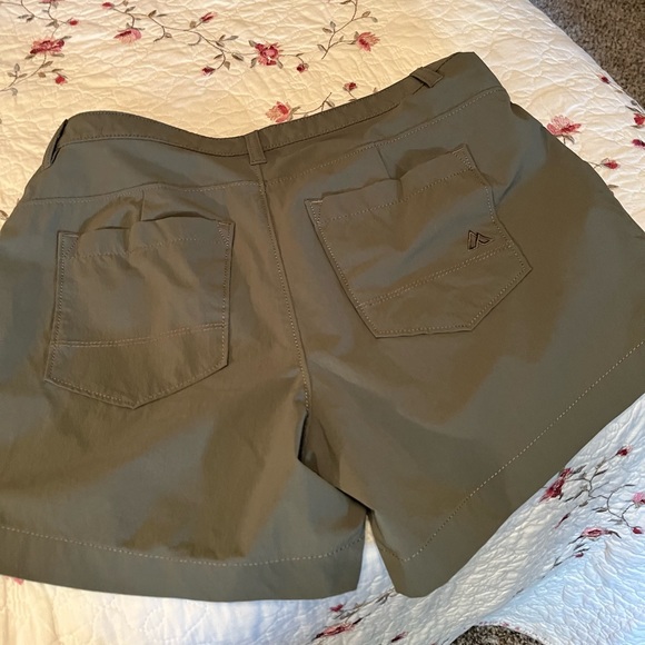 Alpine shorts size 6 - Picture 3 of 3